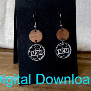 SVG- Pendientes pequeños de mamá de fútbol grabados - Descarga digital - pendientes simples - Fútbol - corte láser - Deportes - joyería - Día de la Madre