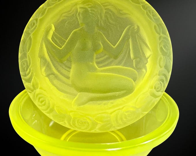 Frosted Uranium Glass Box from the Ingrid Collection