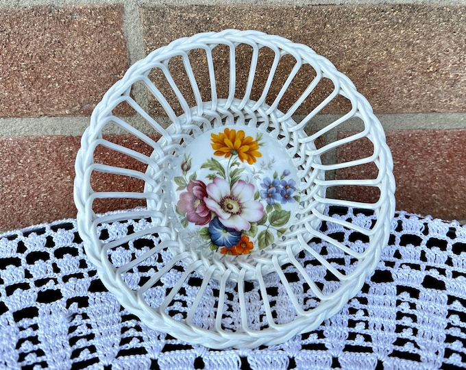 Hand-painted Porcelain Plate from Romania, Unique Cluj-Napoca Artistry