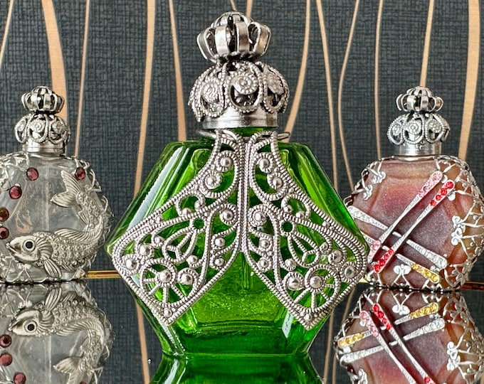 Vintage Green Glass Perfume Bottle - Mini 7 ml Bottle for Fragrance Lovers