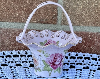 Vintage Pink porcelain basket made in the Czechoslovakia by Smart Cook