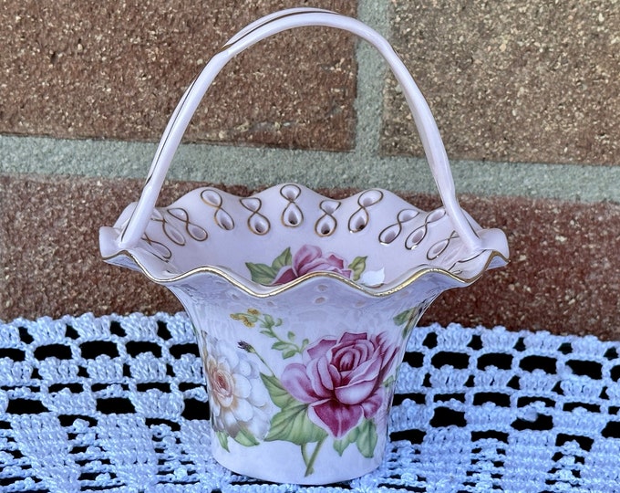 Vintage Pink porcelain basket made in the Czechoslovakia by Smart Cook