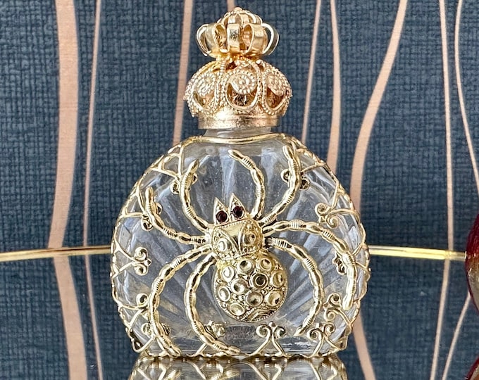 Vintage-Inspired Clear Glass Bottle for Oil Perfume with Spider Accent, 6 ml