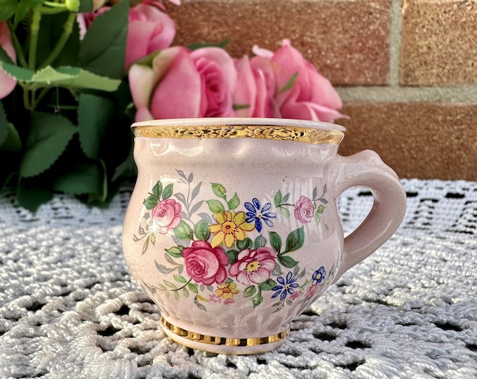 Miniature Pink Mug with Delicate Rose Decor - Ideal for Dollhouses or Collectors