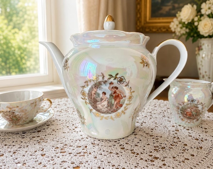 Charming Kahla Madonna Teapot - Lustrous Pearlescent Porcelain, Retro GDR