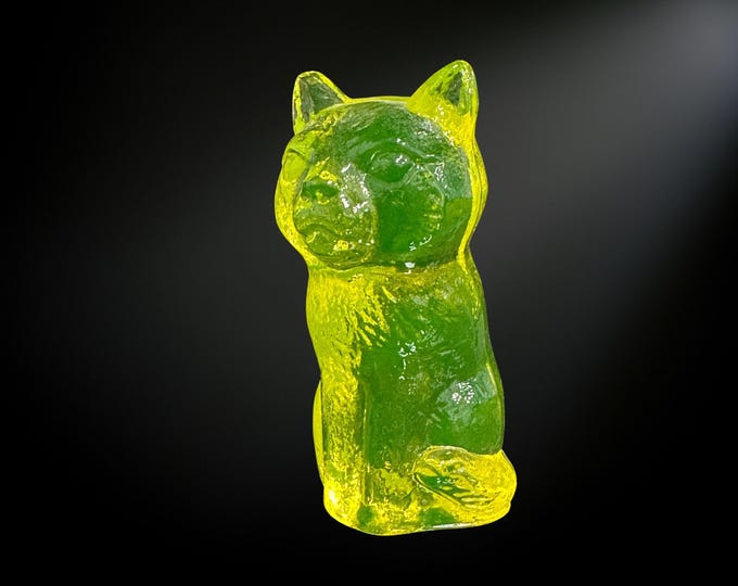 Uranium Glass Figurine Paperweight - Unique Home Decor - 50x55x107mm