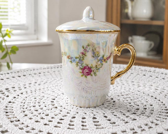Vintage Karlovy Vary Porcelain Tea Mug: Pearlescent Gold-Rimmed Floral Mug