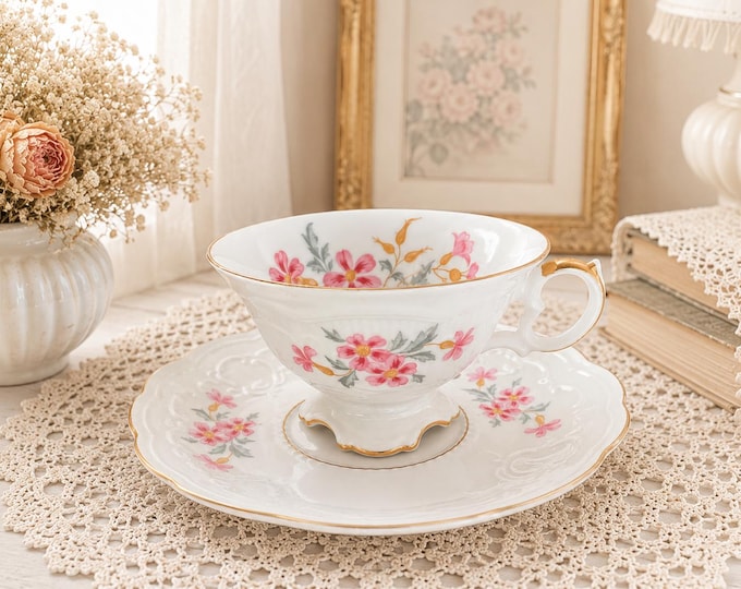 Collectible Porcelain Cup from Selb, Germany by Hutschenreuther Albert Paul Müller