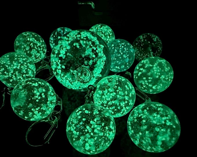 Glow-in-the-Dark Glass Keychain – Ø 25 mm