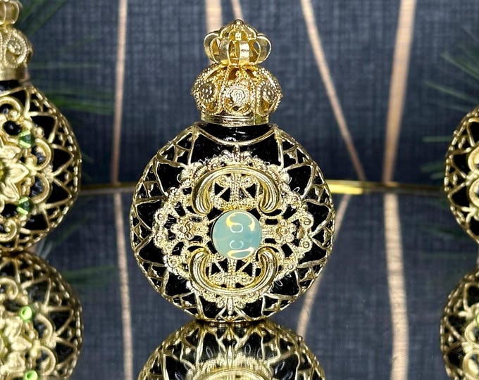 Vintage-style glass scent bottle with applicator wand, 5ml