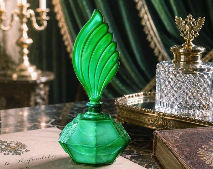 Luxurious Malachite Glass Perfume Bottle - Lightproof Container for Lasting Fragrance