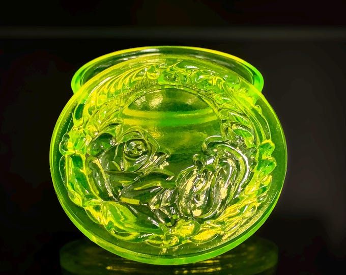 Rare Art Deco Uranium Glass Powder Jar / Trinket Box