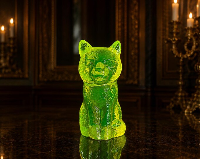 Uranium Glass Figurine Paperweight - Unique Home Decor - 50x55x107mm