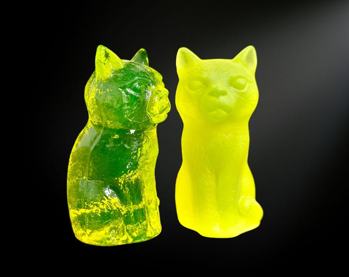 Uranium Glass Figurine Paperweight - Unique Home Decor - 50x55x107mm