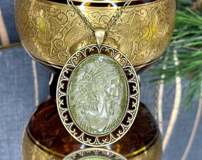 Vintage Style Exquisite Uranium Glass Cameo Pendant