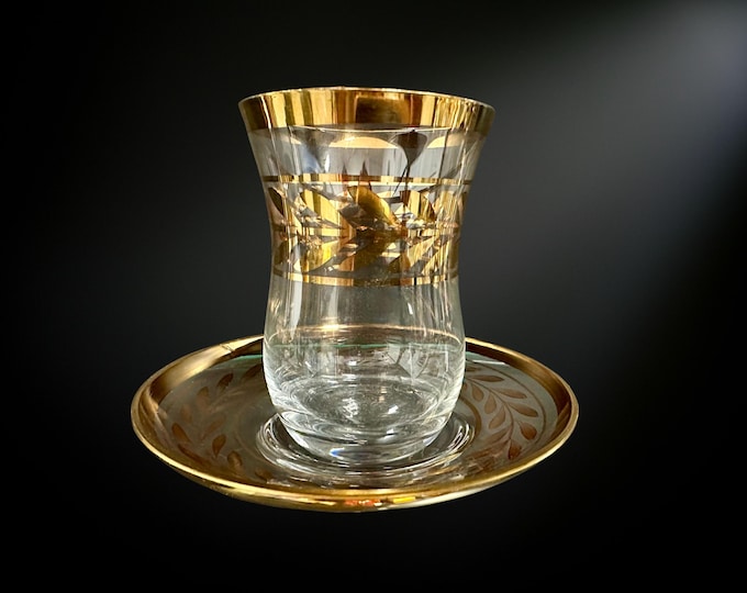 Glass cup with 24-Carat Golden Detailing