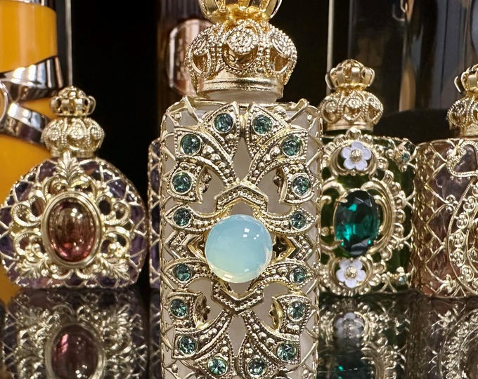 Frosted Glass Perfume Bottle with Dipping Sticks and Rhinestones - Light-Green Chic