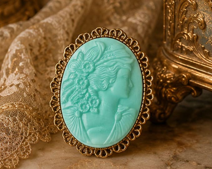 Vintage Inspired Uranium Glass Brooch - Exquisite and Timeless