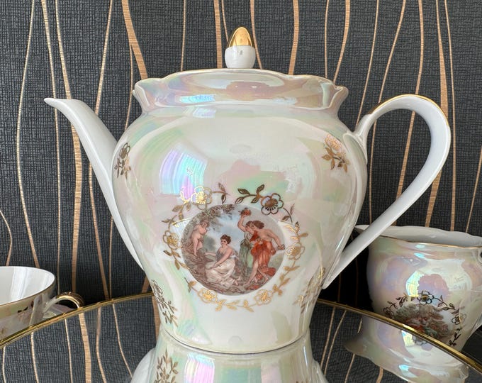 Charming Kahla Madonna Teapot - Lustrous Pearlescent Porcelain, Retro GDR