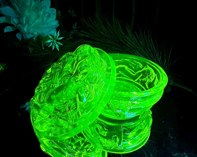 Exquisite Uranium Glass Box from Hoffmann & Schlevogt, Ingrid Collection