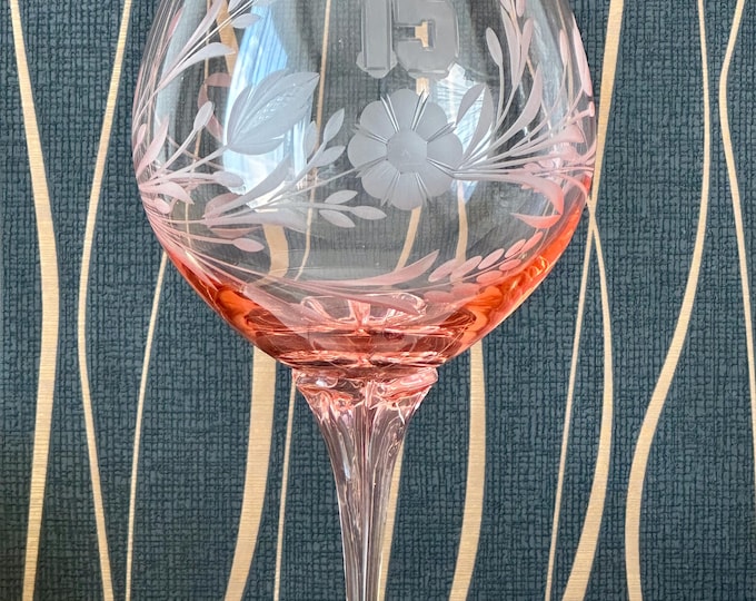 Elegant Rare Rose-Colored Glass Fougere Wine Glass for 15th Anniversary - Engraved Flower Detail