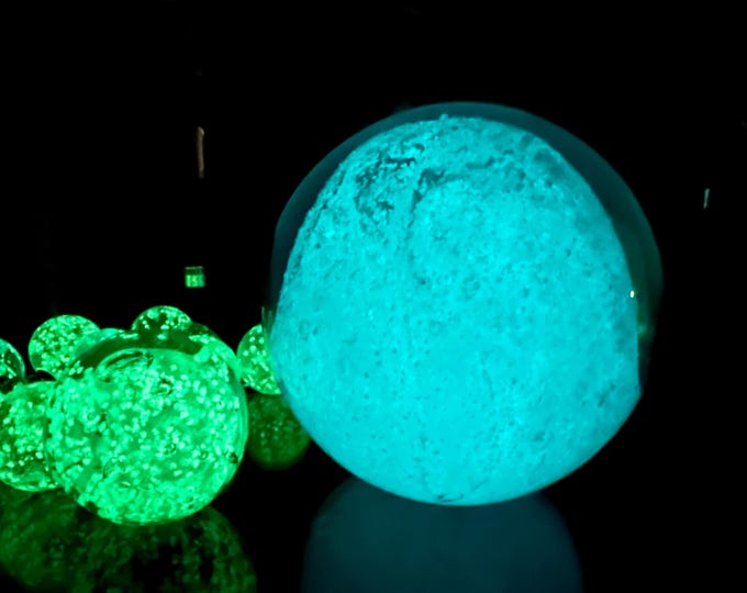 Moonlight Glow Orb – Solar-Charged Crystal Ball for Real Witches
