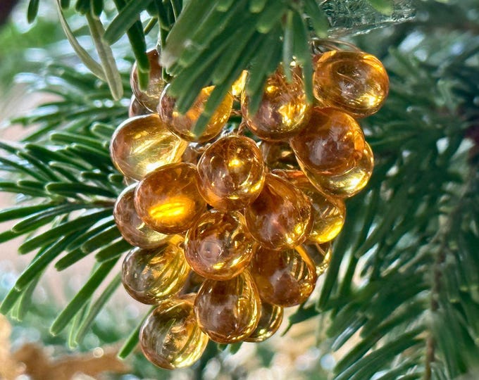 Small Light Orange Glass Bunch of Grapes, 1 piece