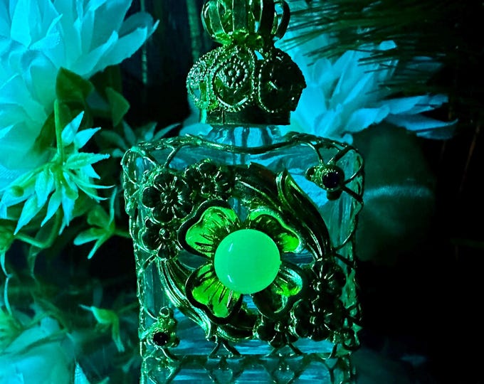 Elegant Violet Glass Bottle with Uranium Glass Rhinestone - Aromatherapy Delight