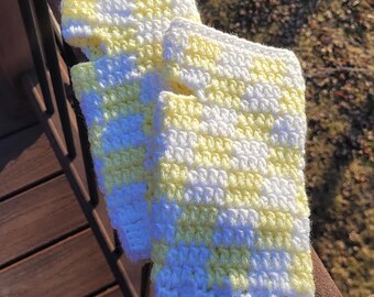 crochet yellow and white checkered fingerless gloves