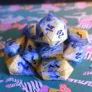 Dados poliédricos Van Gogh pintados a mano para D&D y TTRPG