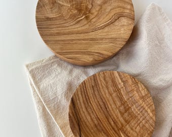 Plateau en bois de frêne tourné à la main • Décoration d'intérieur rustique • Bol en grain de bois naturel • Travail du bois fait main