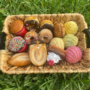 Mexican Pan Dulce Coin Bag Keychains, Gift Idea, Cute coin bags, Sweet Bread Keychains