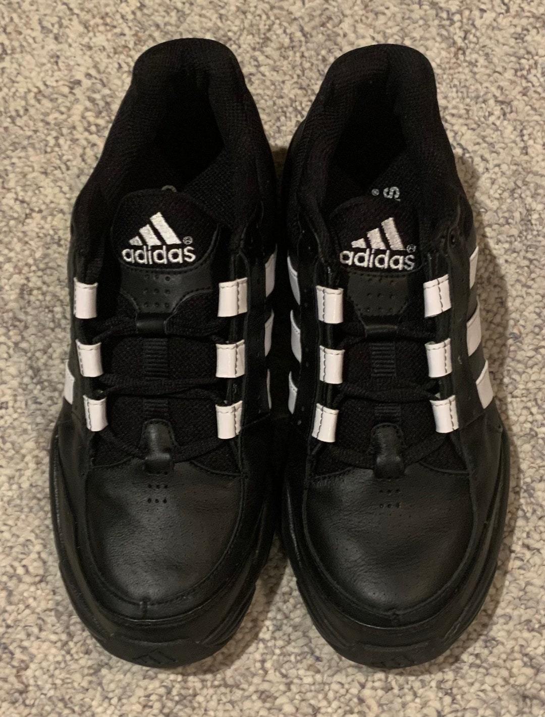 2002 Low-Top Sneakers