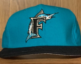 Florida Marlins vintage 90’s never worn fitted game hat, size 7