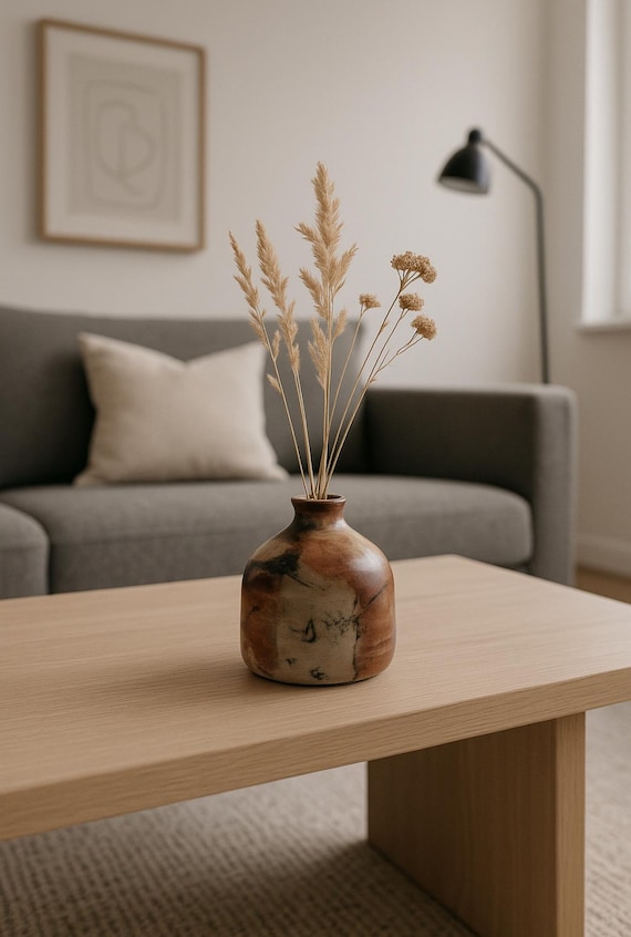 Pit-fired vase – hand-made & unique beeswax piece / V-GB-001