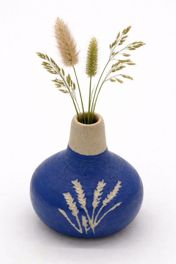 Mini handmade blue ceramic vase – Mini vase with a rounded body and narrow neck, featuring an engraved design, modern decorative vase, gift idea | B-004