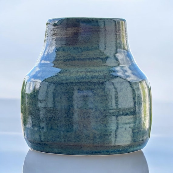Small hand-thrown vase in blue-green – glazed ceramic unique piece / V-BG-001