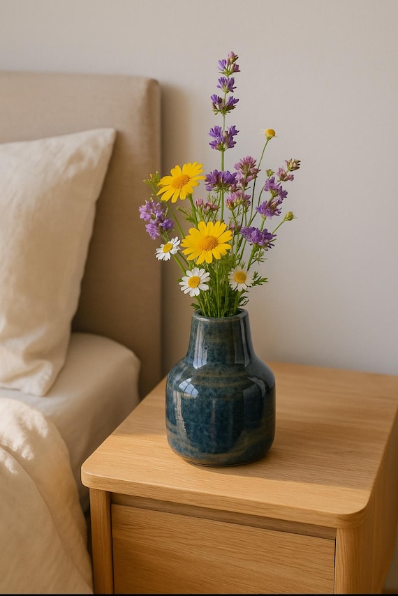 Ceramic vase blue and black – hand-thrown & sculptural | 14 cm vase with glossy glaze | modern, unique piece made of stoneware / V-SB-007