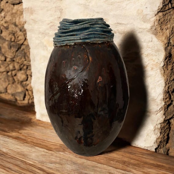 Exklusive handgefertigte Keramikvase – Kunst trifft auf zeitlose Eleganz