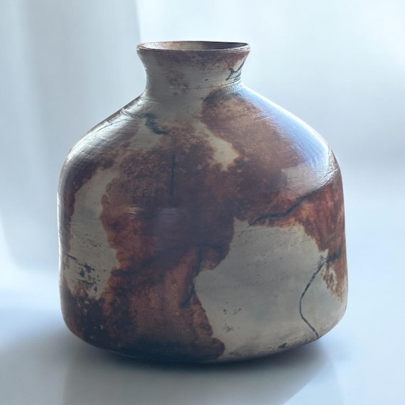 Rustic pit-fired vase – natural ceramic for dried flowers | Handcrafted art object