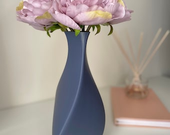 Gifts for mom, Decorative dried flower vase - perfect for Home Decor, 3D Printed Eco Vase, Modern and Stilysh