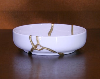 Kintsugi Bowl, Wabi Sabi, White Kintsugi Bowl, Handmade Gift, Sympathy Gift, Gifts For Her, Kintsugi Pottery, Japanese Decor, Unique Gift