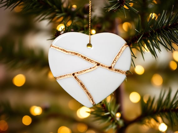 Kintsugi Ornament, Broken and Repaired Heart Ornament, Kintsugi Christmas Gift, Kintsugi Keepsake Ornament, Resilience Gift, Kintsugi Decor