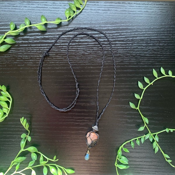 Apricot Banded Agate | Adjustable Macrame Pendant Necklace - [Festival, Hippy, Boho, Fairy, Earthy, Raw, Natural, Crystal, Stone, Rave Fun]