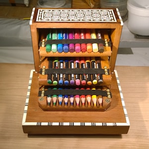 Musical "Little artist" box: pencils, crayons, oil pastel holder. Play two beautiful (36 notes) walzer tunes! Nice Christmas gift!
