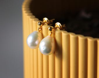 Kasumiga Pearl Earrings | Freshwater White Pearl Drop Earrings | Gold & Rose Gold Wedding Accessories for Brides