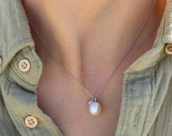 Freshwater Pearl Pendant Necklace - Silver Minimalist Bridal Jewelry with Cubic Zirconia & Black Pearl, Wedding Pendant for Her