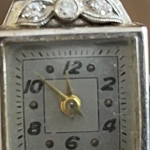 Montre antique en diamant