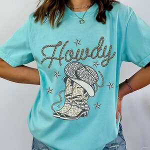 Howdy Shirt, Cowgirl  Boots Shirt, Boho Western Country Shirt, Western Country Girl, Retro Graphic Tee, Comfort Colors Shirt, Girls Trip Tee