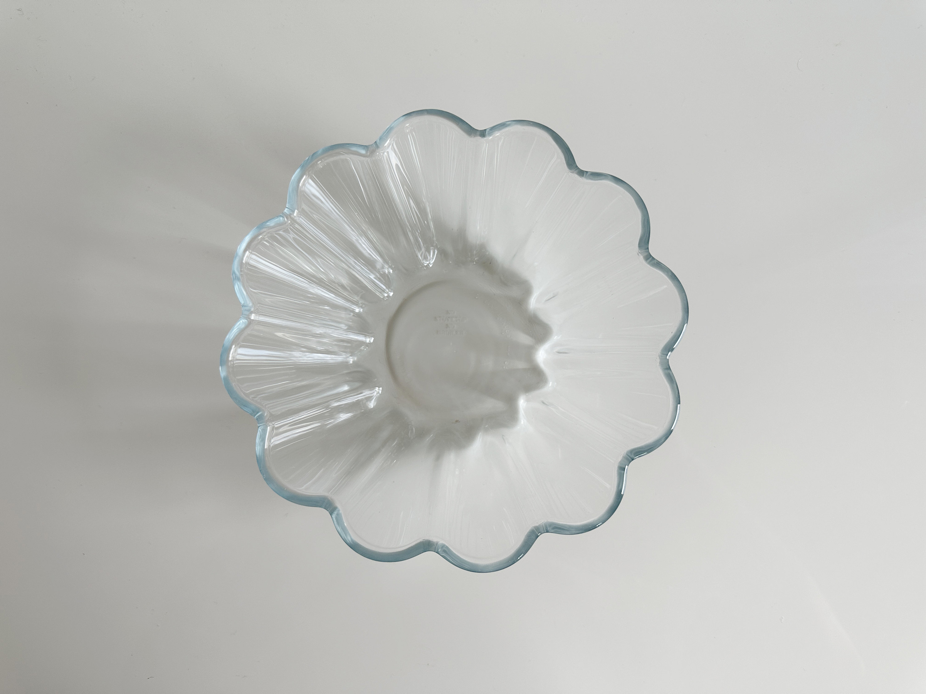 Pyrex Fluted Ruffle Clear Glass 20cm Scalloped Edge Bowl 823 France